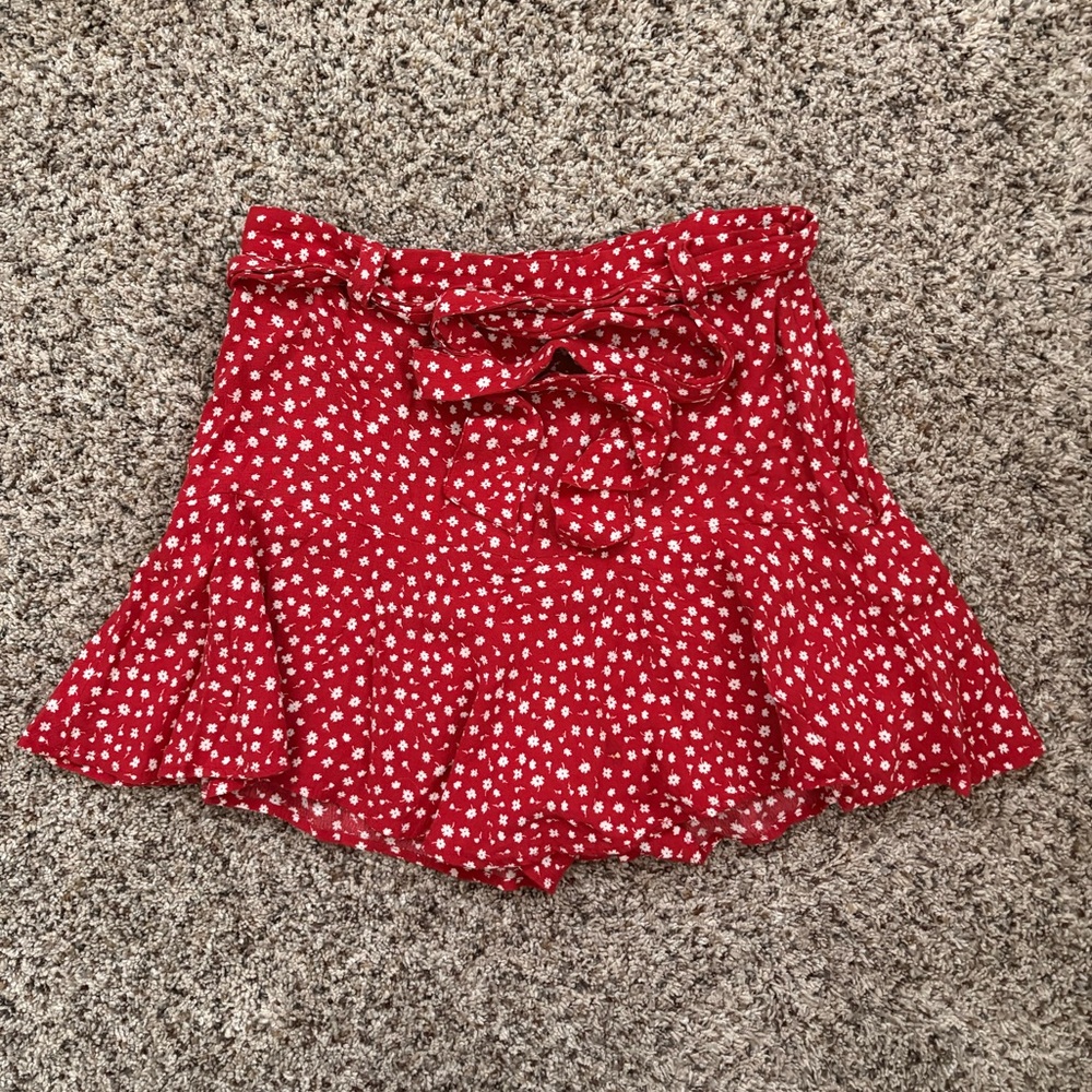 Zara Red and White Floral Skort